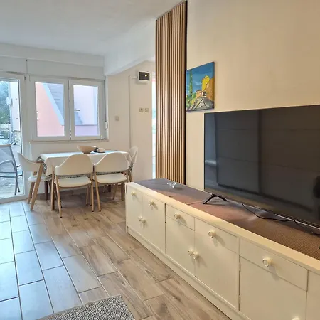 Small Punta Apartamento Pakoštane