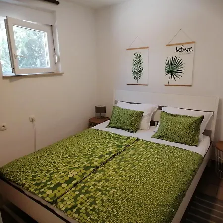 Small Punta アパート Pakoštane